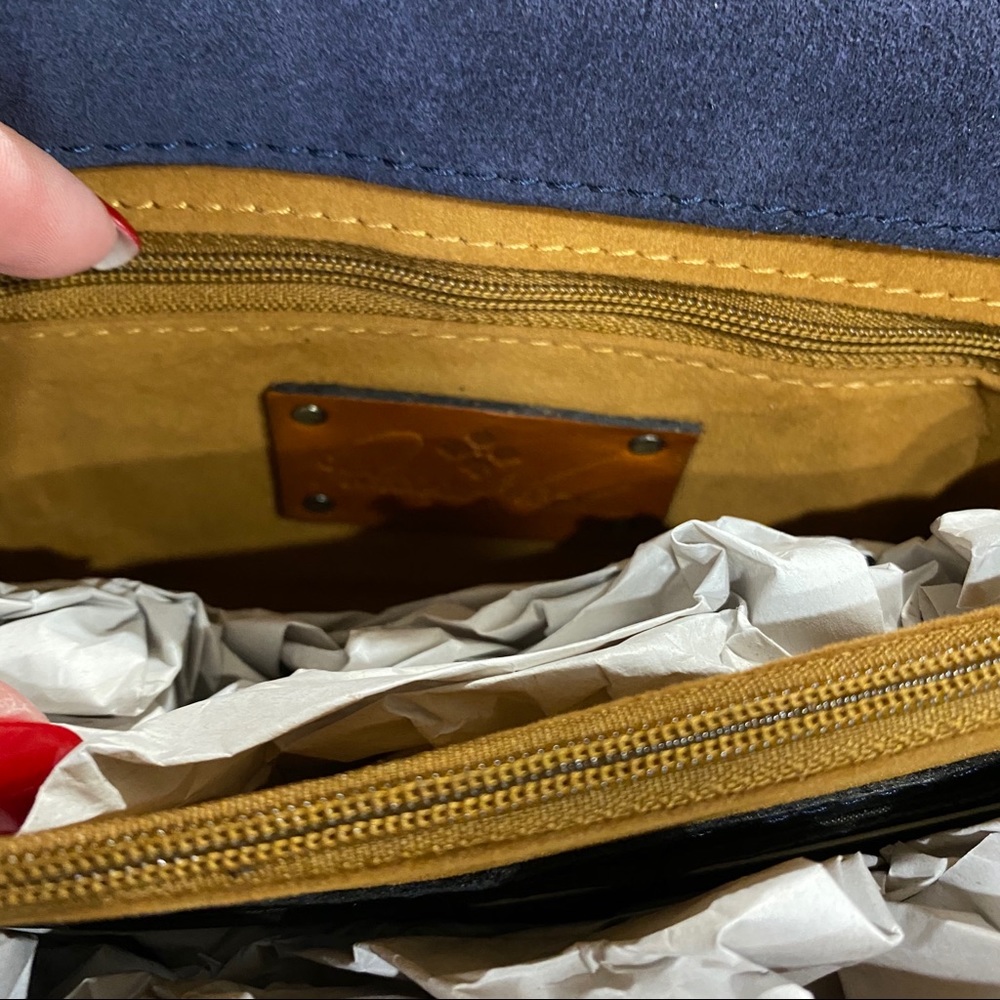 Patricia Nash NWT crossbody - Picture 6 of 8